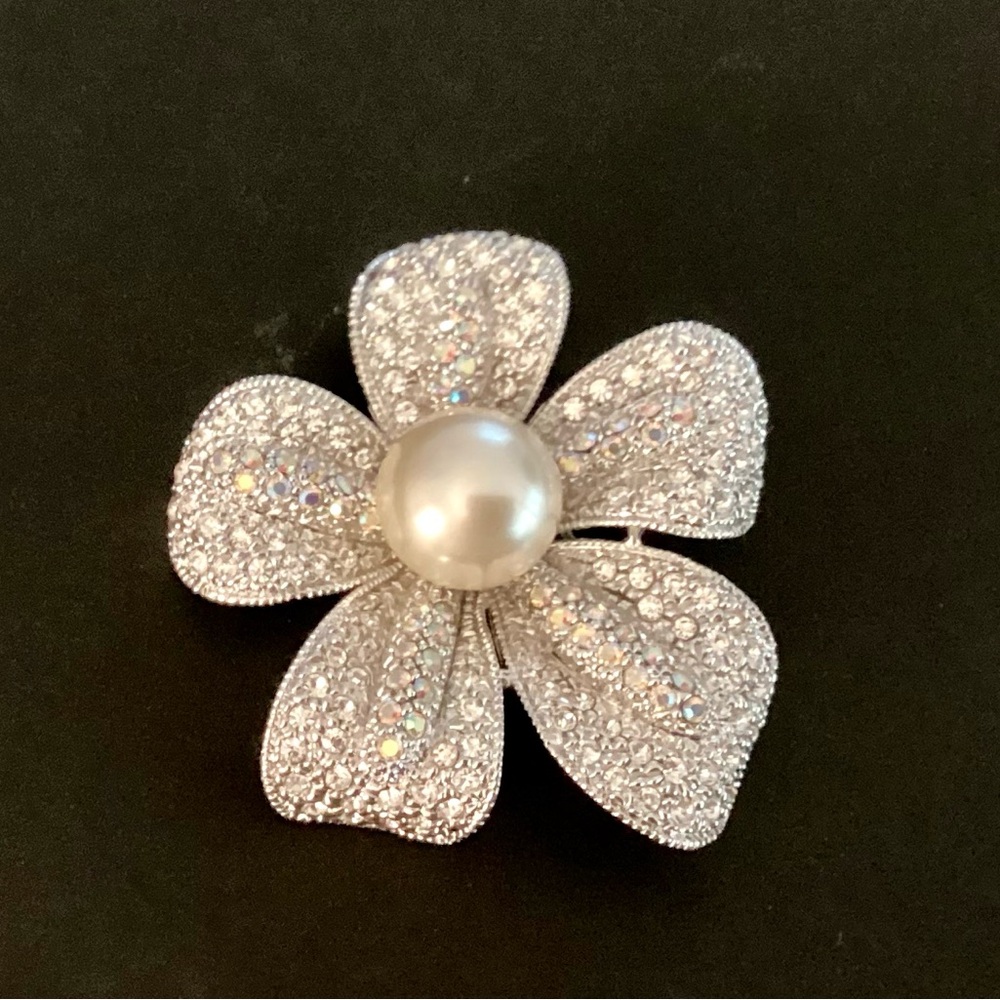 New crystal Flower brooch